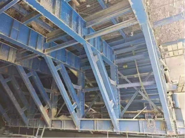 标的：废模板一批