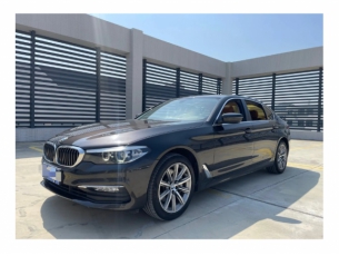 宝马5系2018款528Li特别版一辆