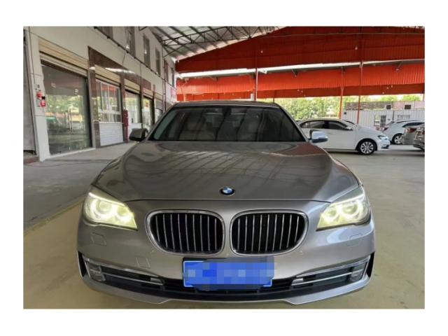 宝马7系2013款730Li一辆