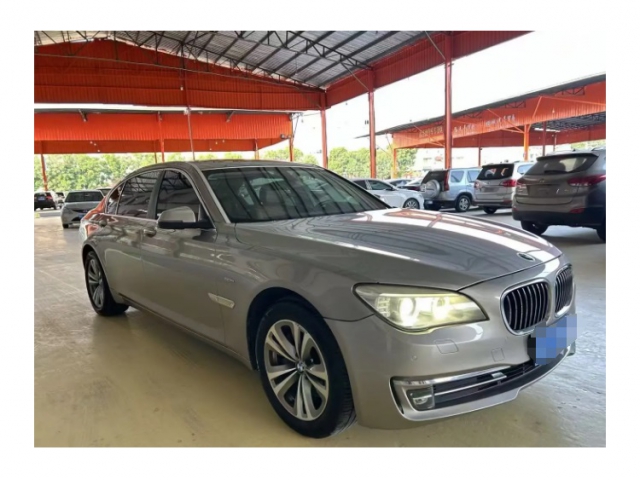 宝马7系2013款730Li一辆