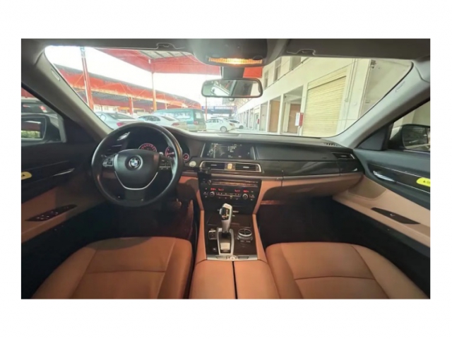 宝马7系2013款730Li一辆