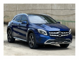 奔驰2018款GLA200一辆