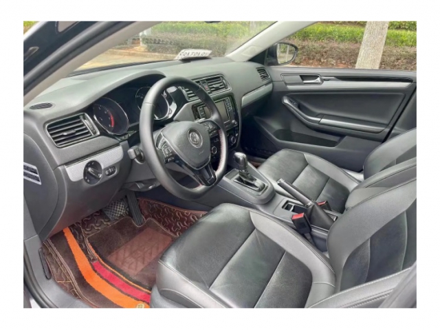 大众速腾2017款230TSI一辆