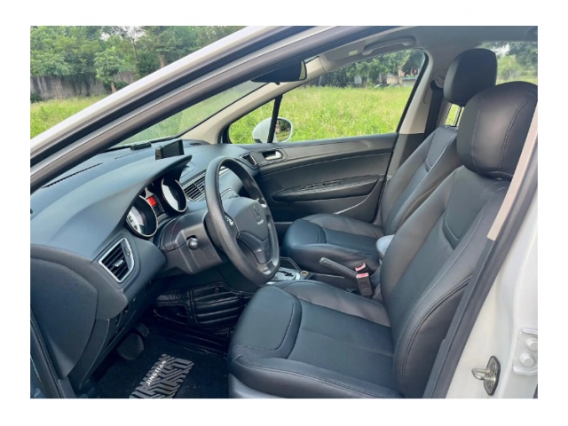 标致 308 2014款 乐享版一辆