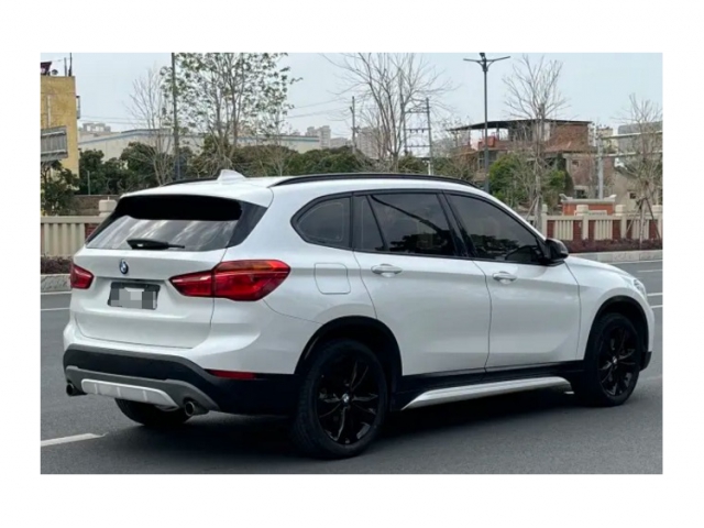 宝马X1 2018款sDrive20Li一辆