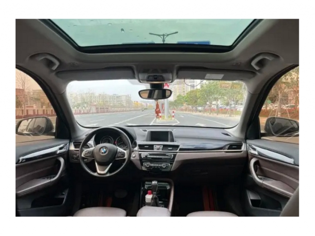 宝马X1 2018款sDrive20Li一辆