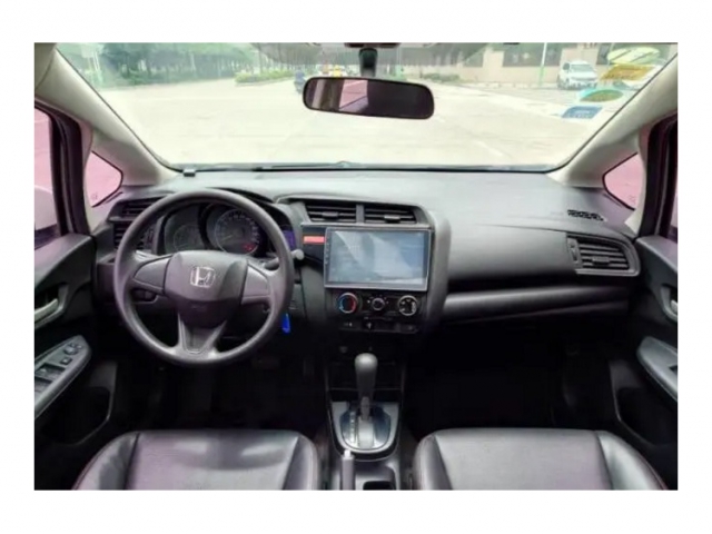 本田飞度2016款1.5L舒适型一辆