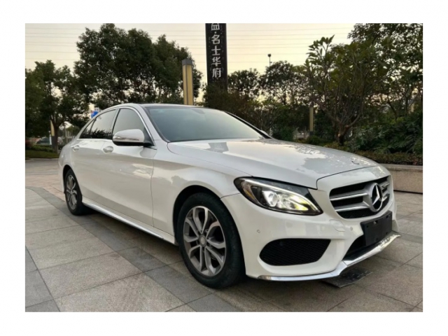 奔驰C 2015款200L一辆