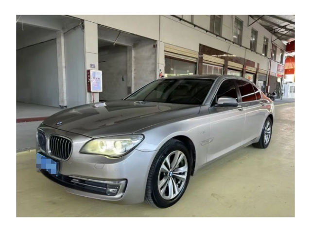 宝马7系2013款730Li一辆