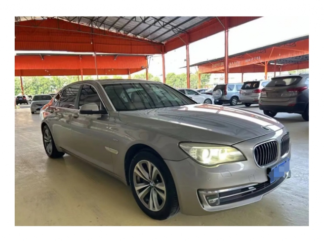 宝马7系2013款730Li一辆