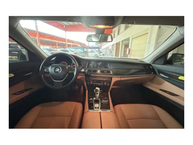 宝马7系2013款730Li一辆