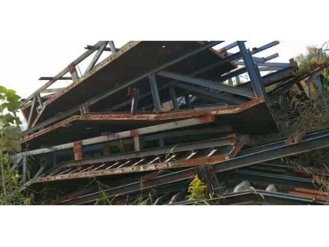 标的：废模板一批