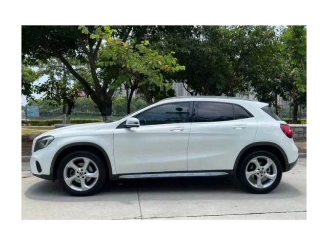 奔驰 GLA 2018款 GLA 200 一辆