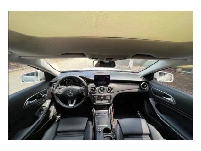 奔驰 GLA 2018款 GLA 200 一辆