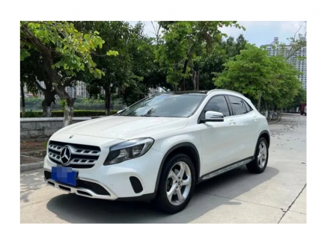 奔驰 GLA 2018款 GLA 200 一辆