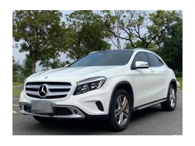 奔驰 GLA 2015款 GLA 200 动感型一辆