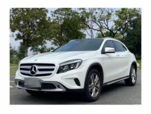 奔驰 GLA 2015款 GLA 200 动感型一辆