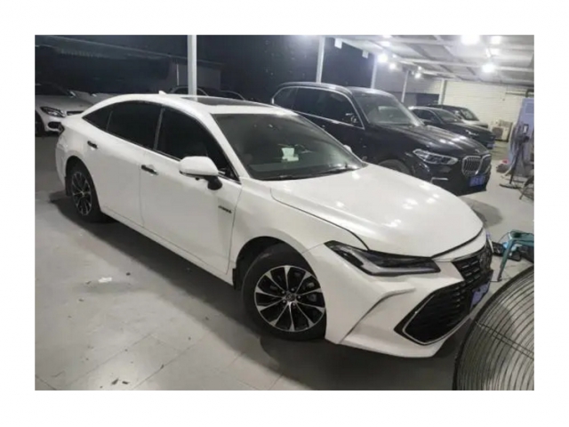 丰田 亚洲龙 2022款 双擎 2.5L XLE一辆