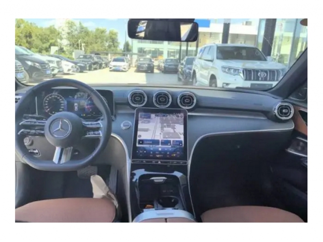 奔驰 C级 2024款 改款二 C 260 L 一辆