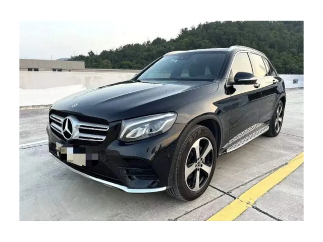 奔驰 GLC 2019款 GLC 260 L 一辆