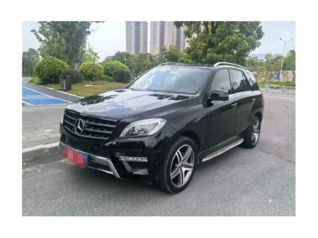 奔驰 M级 2015款 ML 320 4MATIC一辆