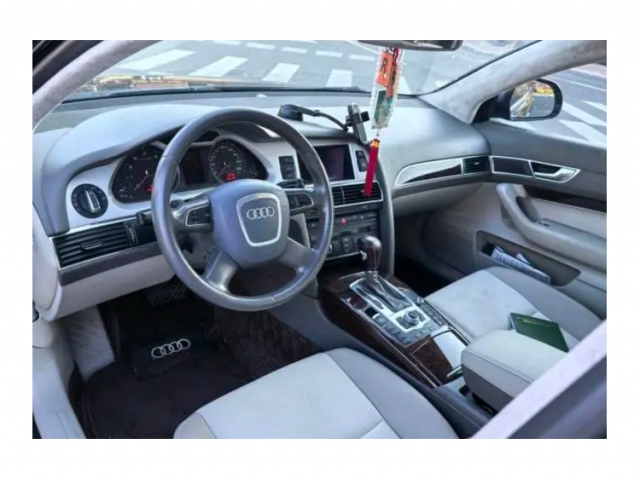 奥迪 A6L 2011款 2.0 TFSI 自动标准型一辆