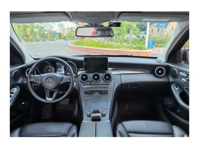 奔驰 C级 2016款 C 200 L 运动型一辆
