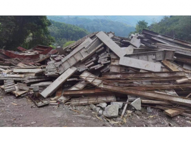 标的：废钢材一批