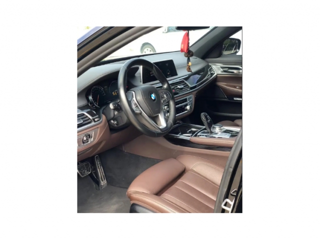 宝马 7系 2016款 730Li 领先型一辆