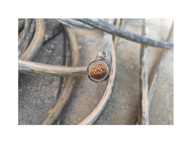 标的：废旧电缆一批